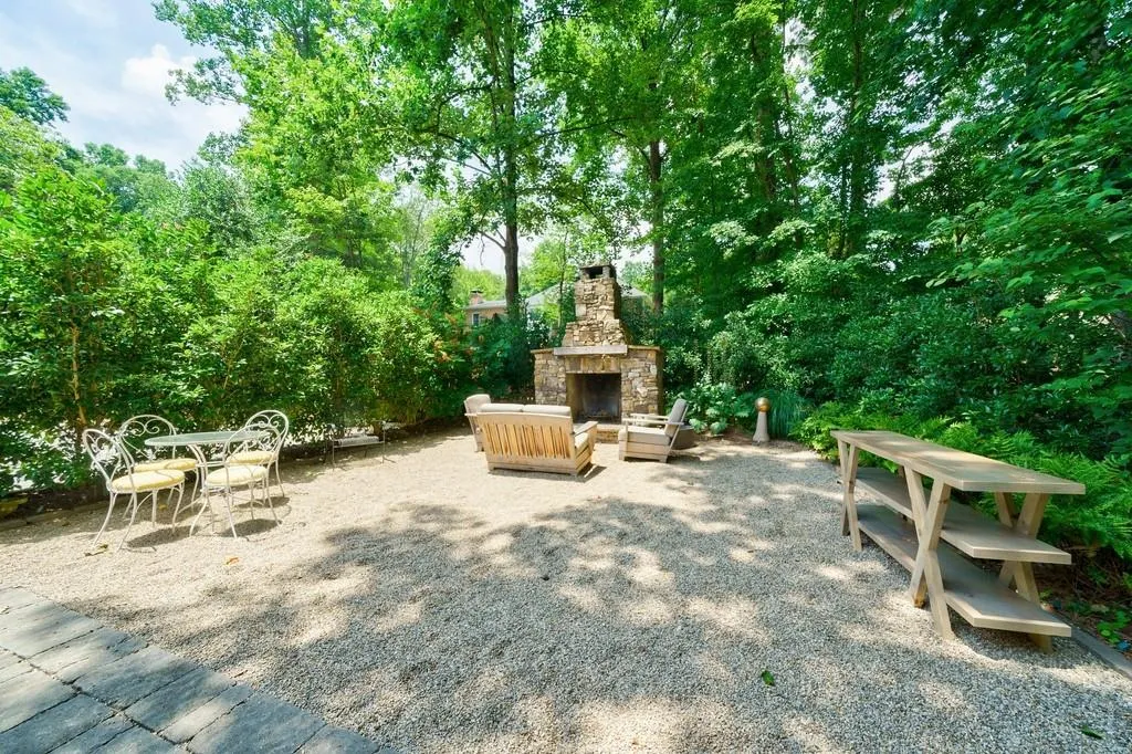 7480 Brigham Drive, Sandy Springs, Georgia 30350, 5 Bedrooms Bedrooms, ,4 BathroomsBathrooms,Residential,Sold,7480 Brigham Drive,6910323