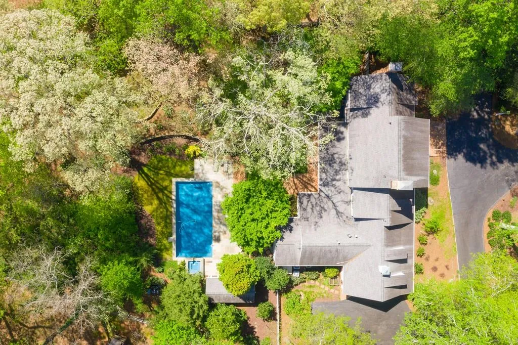 1710 Marlborough Drive, Sandy Springs, Georgia 30350, 5 Bedrooms Bedrooms, ,4 BathroomsBathrooms,Residential,Sold,1710 Marlborough Drive,6588102