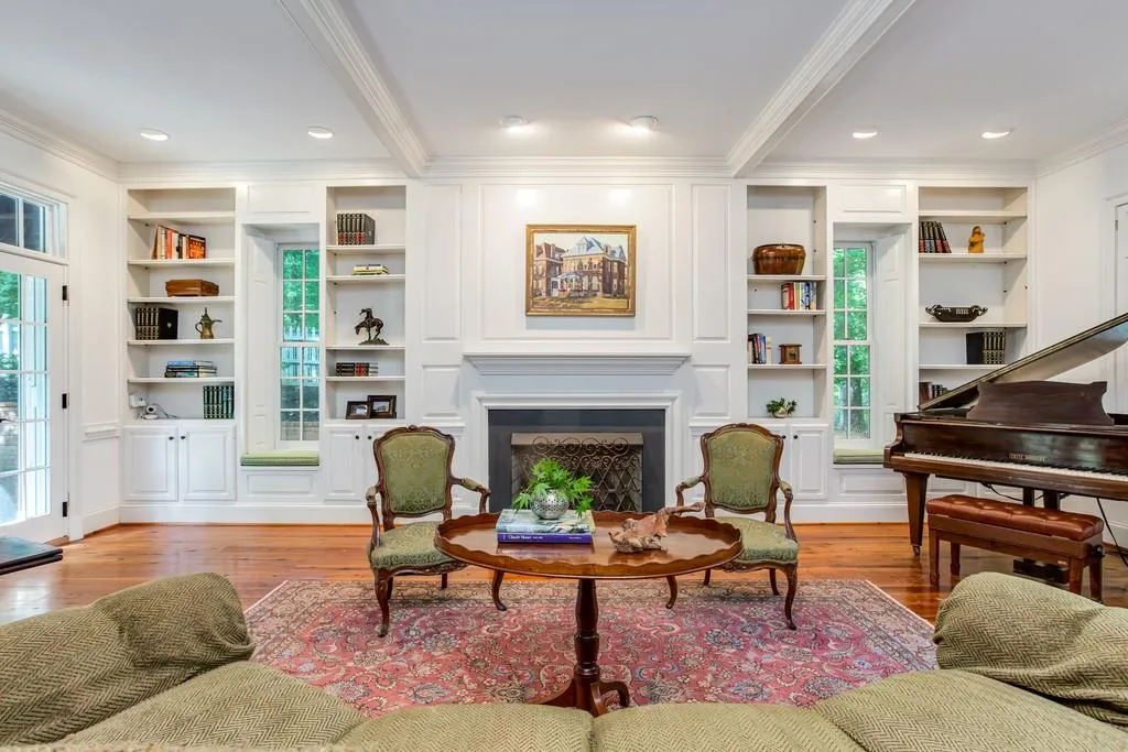 1710 Marlborough Drive, Sandy Springs, Georgia 30350, 5 Bedrooms Bedrooms, ,4 BathroomsBathrooms,Residential,Sold,1710 Marlborough Drive,6588102