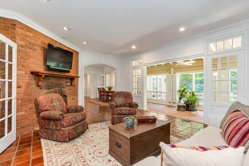 1710 Marlborough Drive, Sandy Springs, Georgia 30350, 5 Bedrooms Bedrooms, ,4 BathroomsBathrooms,Residential,Sold,1710 Marlborough Drive,6588102