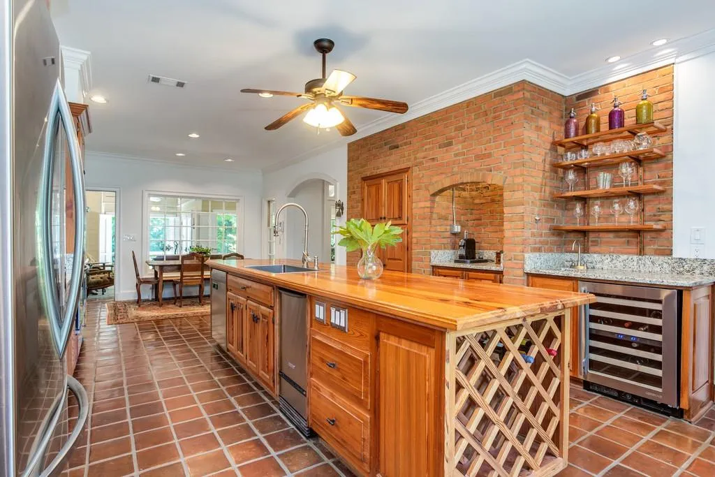 1710 Marlborough Drive, Sandy Springs, Georgia 30350, 5 Bedrooms Bedrooms, ,4 BathroomsBathrooms,Residential,Sold,1710 Marlborough Drive,6588102