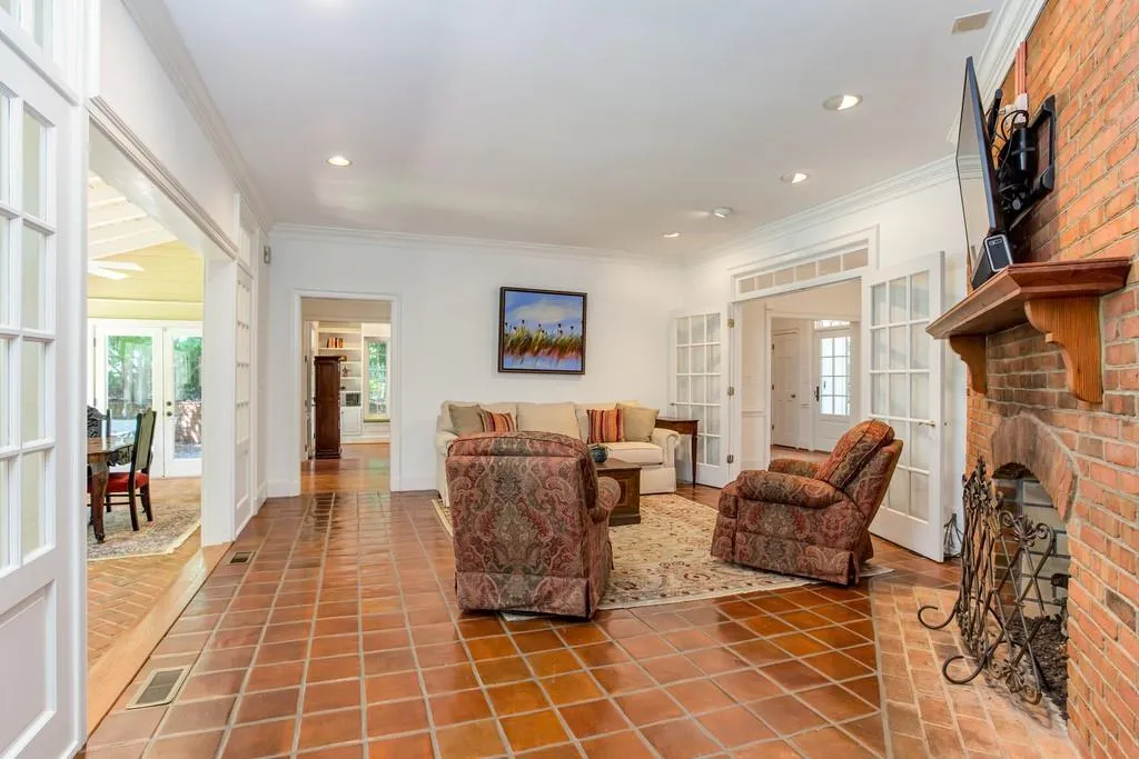 1710 Marlborough Drive, Sandy Springs, Georgia 30350, 5 Bedrooms Bedrooms, ,4 BathroomsBathrooms,Residential,Sold,1710 Marlborough Drive,6588102