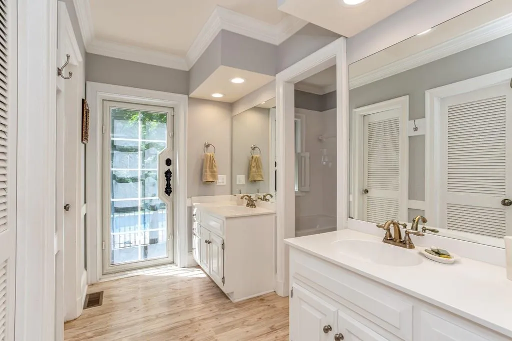 1710 Marlborough Drive, Sandy Springs, Georgia 30350, 5 Bedrooms Bedrooms, ,4 BathroomsBathrooms,Residential,Sold,1710 Marlborough Drive,6588102