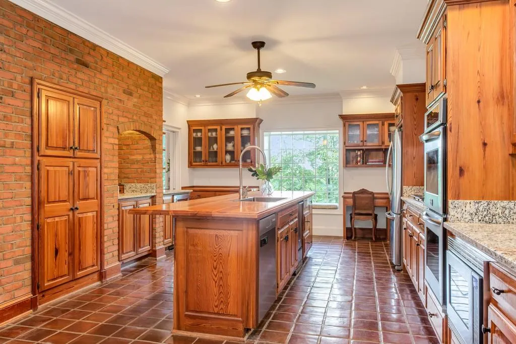 1710 Marlborough Drive, Sandy Springs, Georgia 30350, 5 Bedrooms Bedrooms, ,4 BathroomsBathrooms,Residential,Sold,1710 Marlborough Drive,6588102