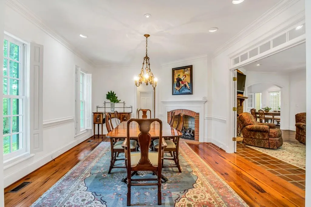 1710 Marlborough Drive, Sandy Springs, Georgia 30350, 5 Bedrooms Bedrooms, ,4 BathroomsBathrooms,Residential,Sold,1710 Marlborough Drive,6588102