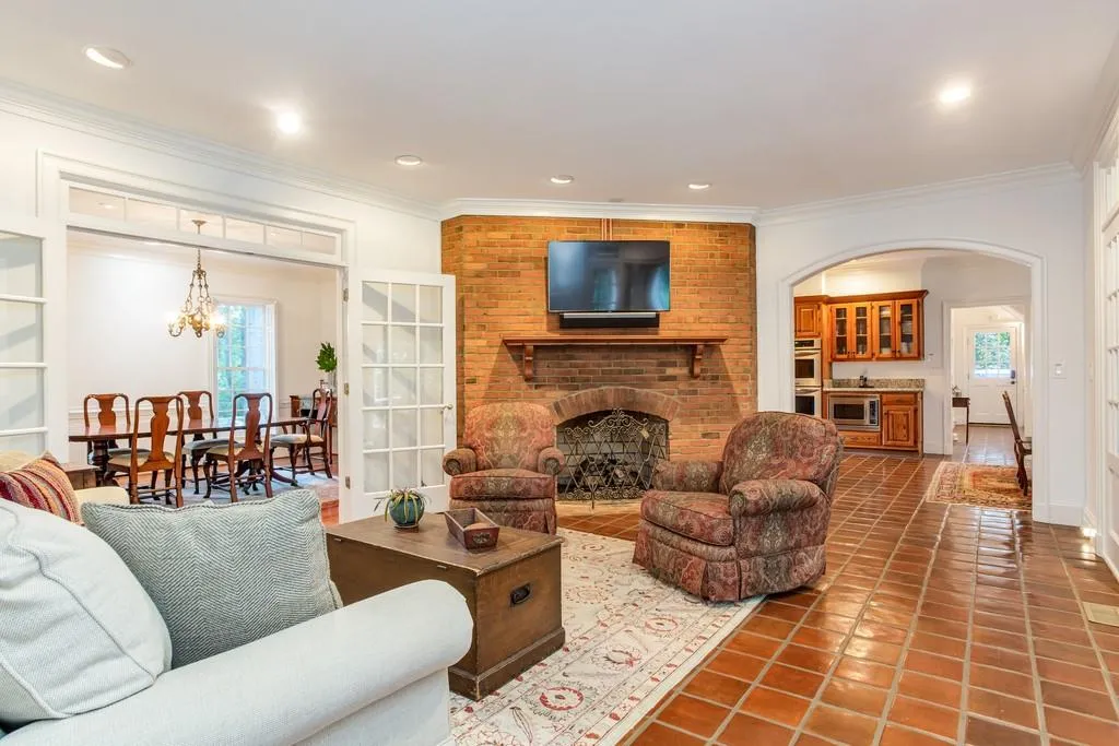 1710 Marlborough Drive, Sandy Springs, Georgia 30350, 5 Bedrooms Bedrooms, ,4 BathroomsBathrooms,Residential,Sold,1710 Marlborough Drive,6588102