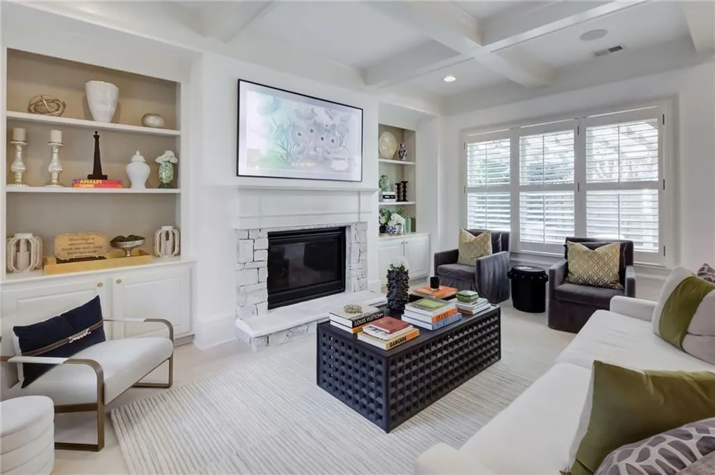 305 Valley Brook Way Ne, Atlanta, Georgia 30342, 5 Bedrooms Bedrooms, 0 ,4 BathroomsBathrooms,Residential,Sold,305 Valley Brook Way Ne,7739630