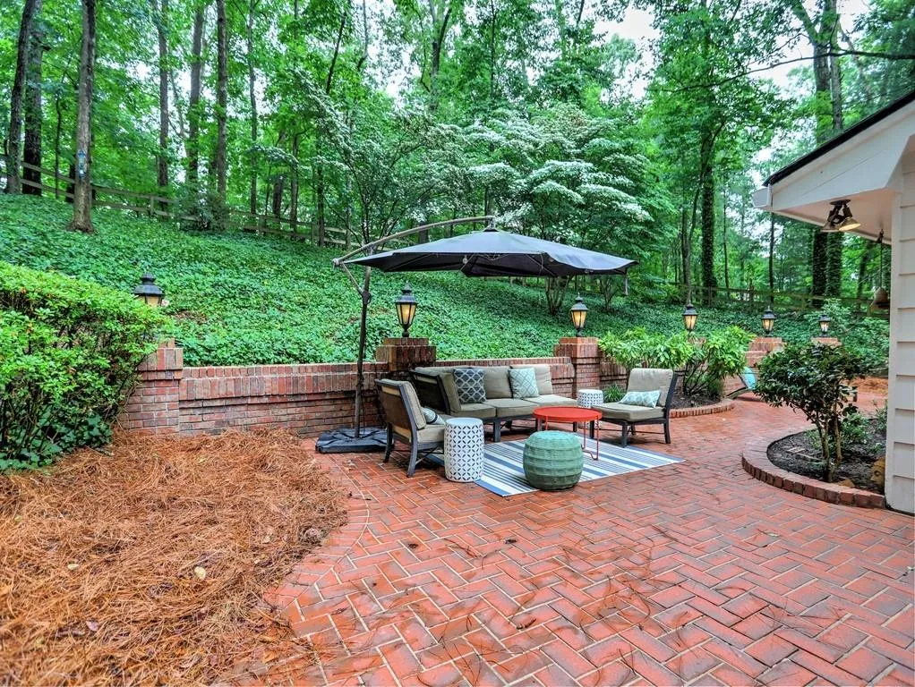 355 Earlston Drive, Sandy Springs, Georgia 30328, 5 Bedrooms Bedrooms, ,2 BathroomsBathrooms,Residential,Sold,355 Earlston Drive,7054578