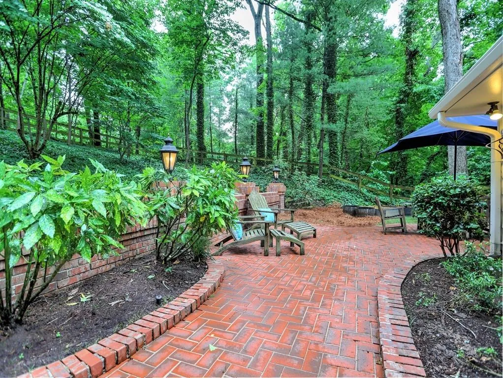 355 Earlston Drive, Sandy Springs, Georgia 30328, 5 Bedrooms Bedrooms, ,2 BathroomsBathrooms,Residential,Sold,355 Earlston Drive,7054578