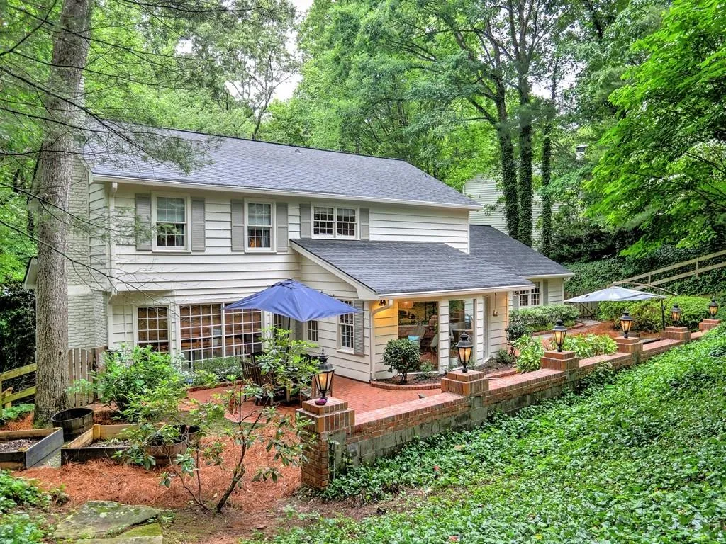 355 Earlston Drive, Sandy Springs, Georgia 30328, 5 Bedrooms Bedrooms, ,2 BathroomsBathrooms,Residential,Sold,355 Earlston Drive,7054578