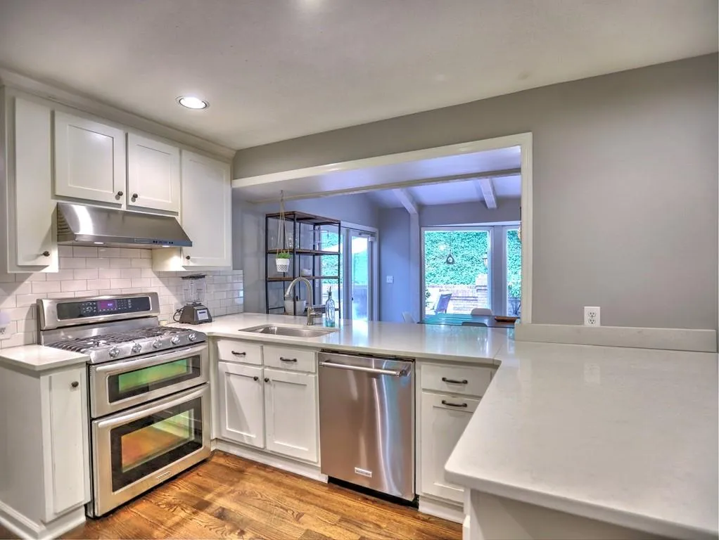 355 Earlston Drive, Sandy Springs, Georgia 30328, 5 Bedrooms Bedrooms, ,2 BathroomsBathrooms,Residential,Sold,355 Earlston Drive,7054578