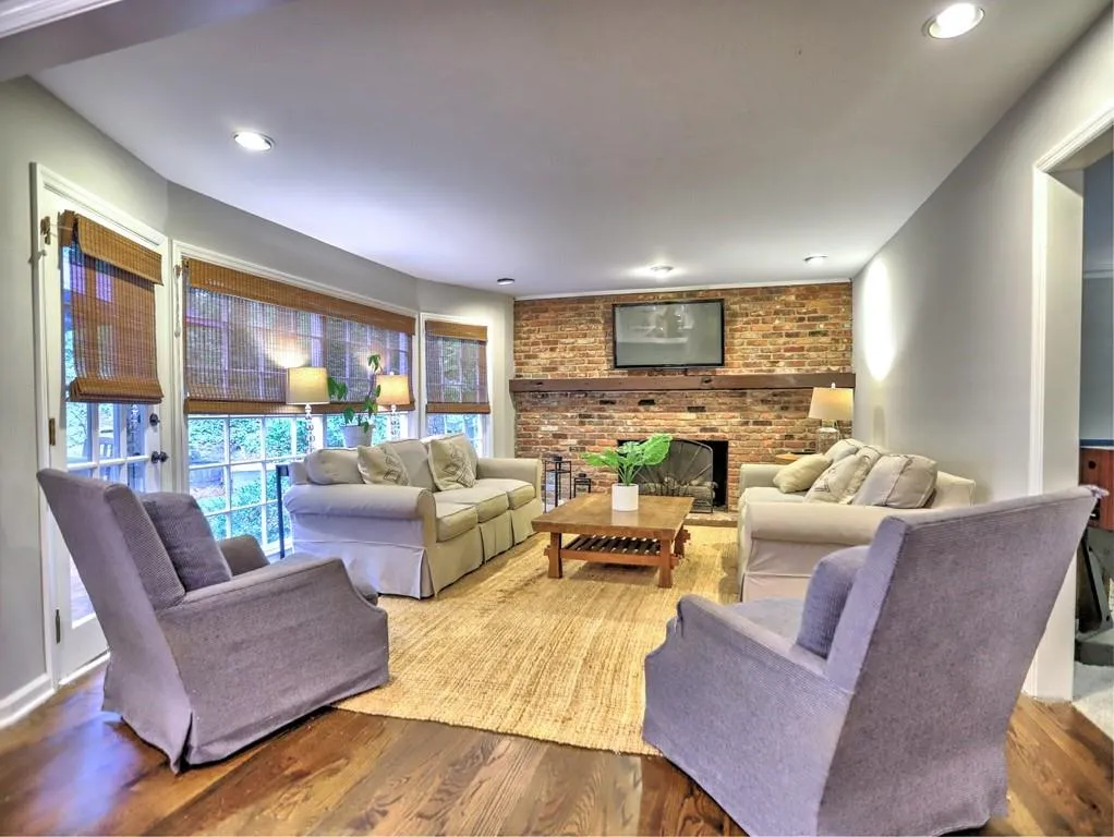 355 Earlston Drive, Sandy Springs, Georgia 30328, 5 Bedrooms Bedrooms, ,2 BathroomsBathrooms,Residential,Sold,355 Earlston Drive,7054578