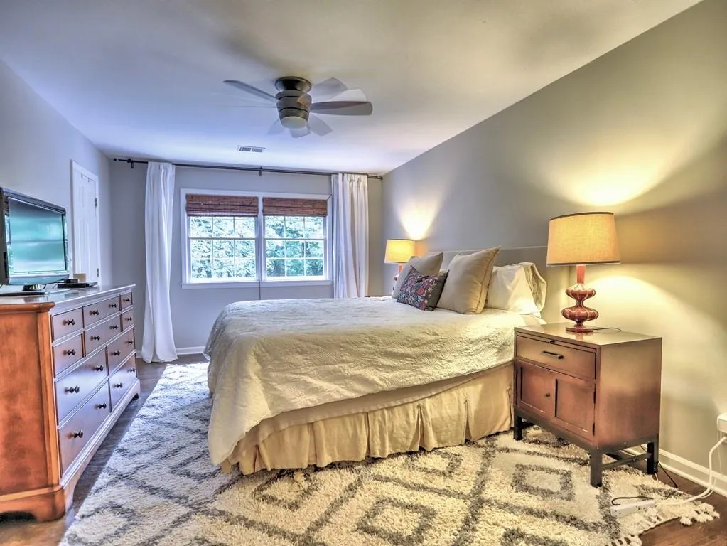 355 Earlston Drive, Sandy Springs, Georgia 30328, 5 Bedrooms Bedrooms, ,2 BathroomsBathrooms,Residential,Sold,355 Earlston Drive,7054578