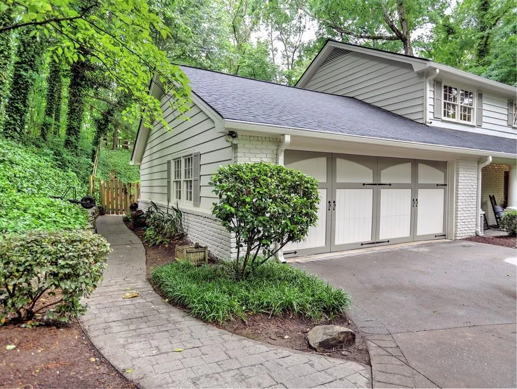 355 Earlston Drive, Sandy Springs, Georgia 30328, 5 Bedrooms Bedrooms, ,2 BathroomsBathrooms,Residential,Sold,355 Earlston Drive,7054578