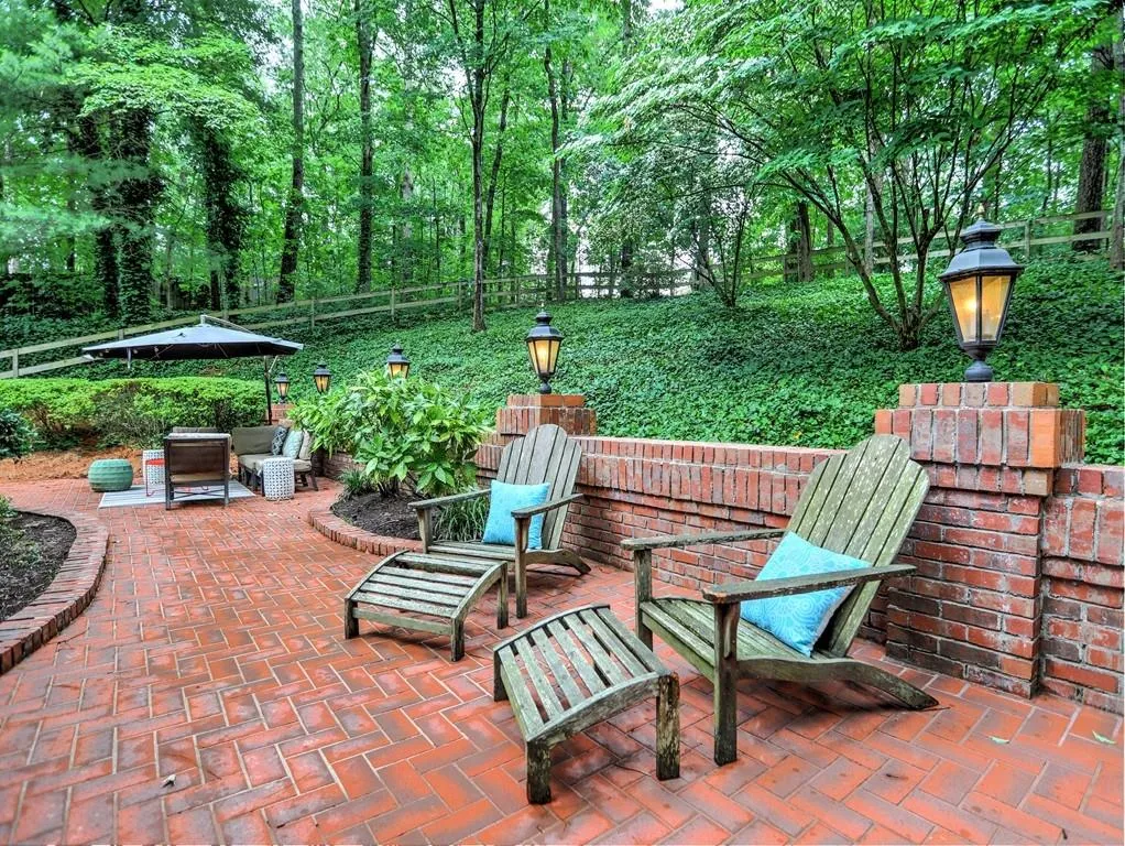 355 Earlston Drive, Sandy Springs, Georgia 30328, 5 Bedrooms Bedrooms, ,2 BathroomsBathrooms,Residential,Sold,355 Earlston Drive,7054578