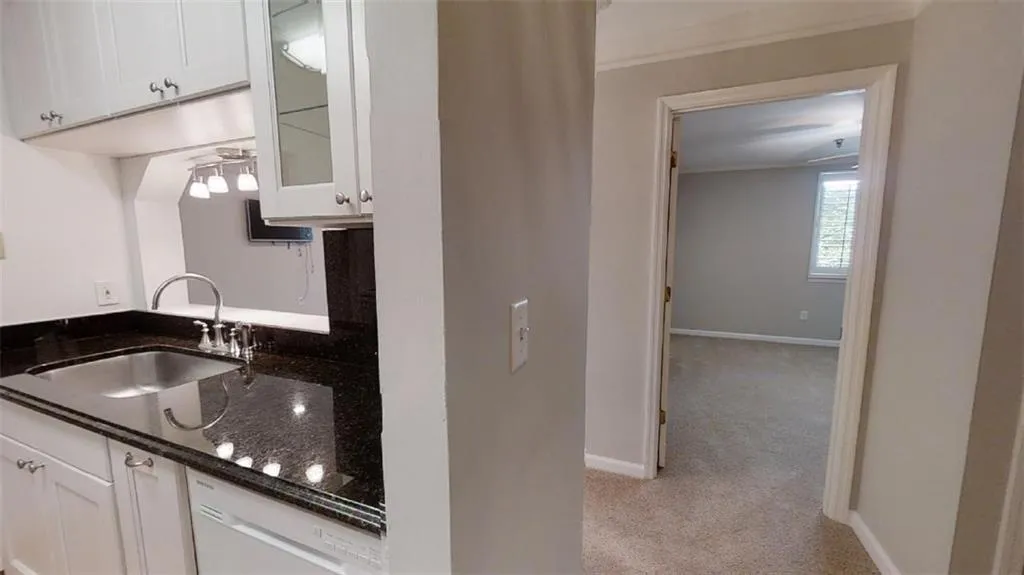 Georgia 30328, ,1 BathroomBathrooms,Residential,Sold,7070111