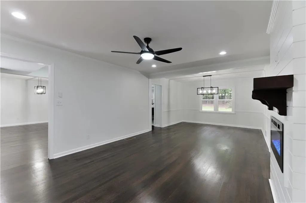 7249 Thornhill Lane, Sandy Springs, Georgia 30328, 4 Bedrooms Bedrooms, ,4 BathroomsBathrooms,Residential,Sold,7249 Thornhill Lane,6761881