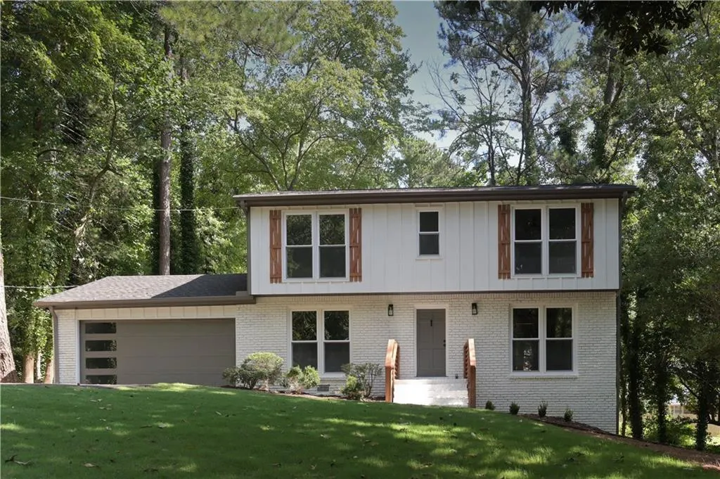7249 Thornhill Lane, Sandy Springs, Georgia 30328, 4 Bedrooms Bedrooms, ,4 BathroomsBathrooms,Residential,Sold,7249 Thornhill Lane,6761881