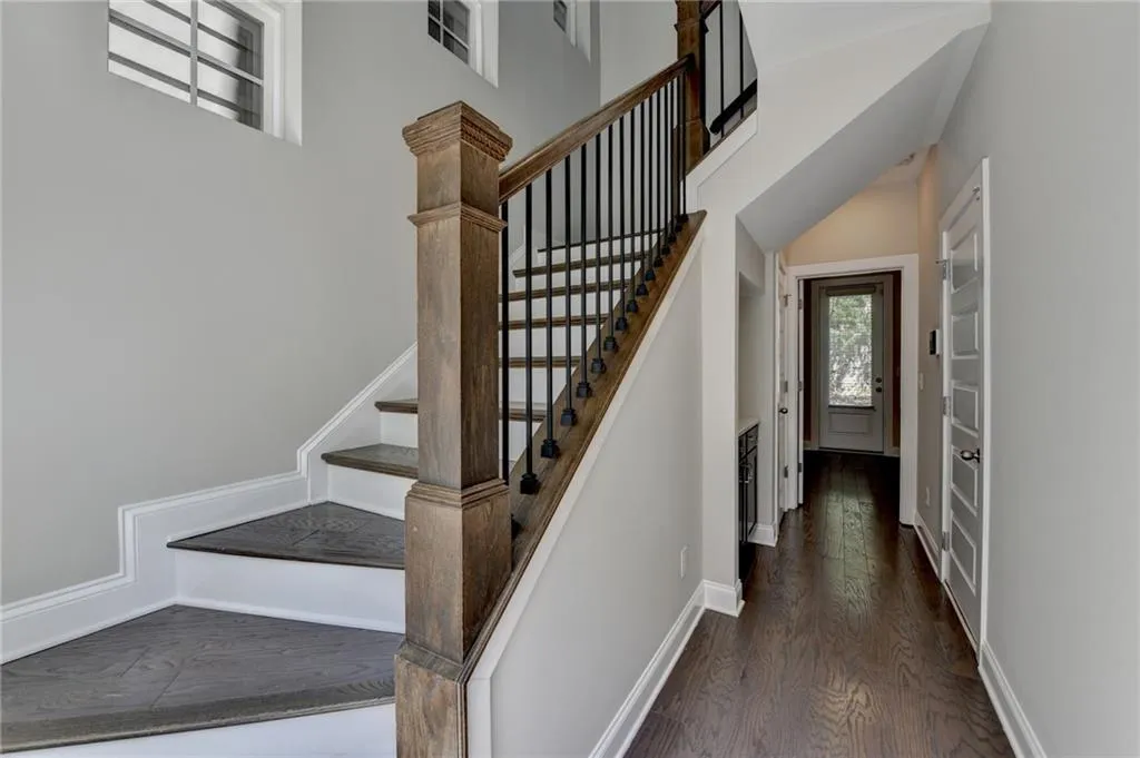595 Broadview Place Ne, Atlanta, Georgia 30324, 3 Bedrooms Bedrooms, 0 ,3 BathroomsBathrooms,Residential,For Sale,595 Broadview Place Ne,7726764