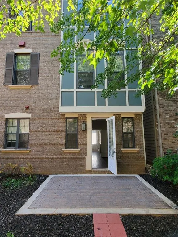 595 Broadview Place Ne, Atlanta, Georgia 30324, 3 Bedrooms Bedrooms, 0 ,3 BathroomsBathrooms,Residential,For Sale,595 Broadview Place Ne,7726764