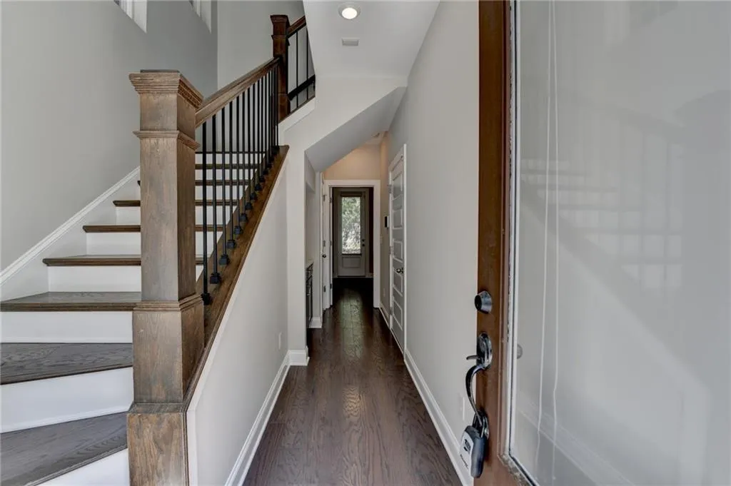 595 Broadview Place Ne, Atlanta, Georgia 30324, 3 Bedrooms Bedrooms, 0 ,3 BathroomsBathrooms,Residential,For Sale,595 Broadview Place Ne,7726764