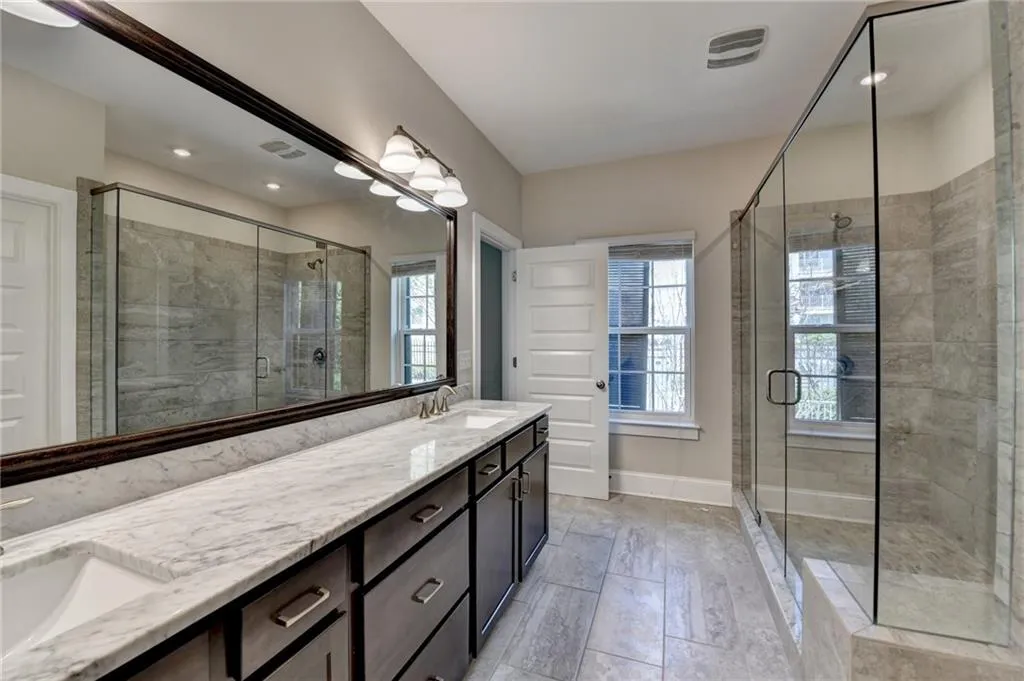 595 Broadview Place Ne, Atlanta, Georgia 30324, 3 Bedrooms Bedrooms, 0 ,3 BathroomsBathrooms,Residential,For Sale,595 Broadview Place Ne,7726764
