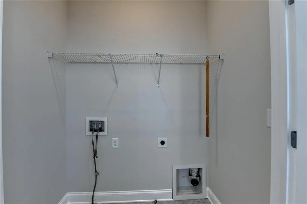 595 Broadview Place Ne, Atlanta, Georgia 30324, 3 Bedrooms Bedrooms, 0 ,3 BathroomsBathrooms,Residential,For Sale,595 Broadview Place Ne,7726764