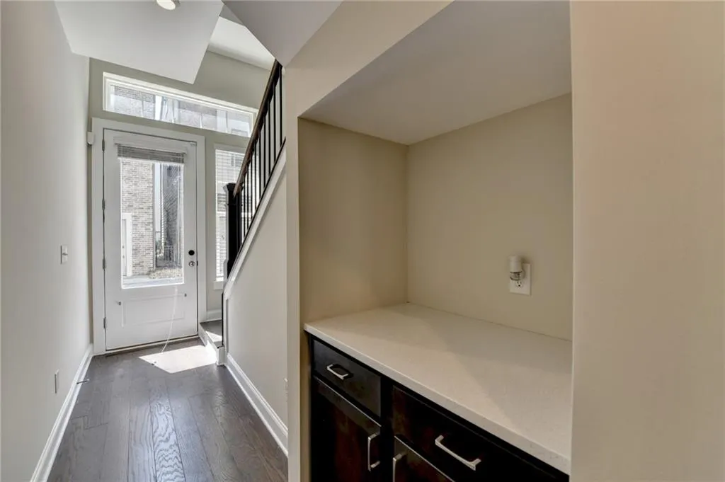 595 Broadview Place Ne, Atlanta, Georgia 30324, 3 Bedrooms Bedrooms, 0 ,3 BathroomsBathrooms,Residential,For Sale,595 Broadview Place Ne,7726764