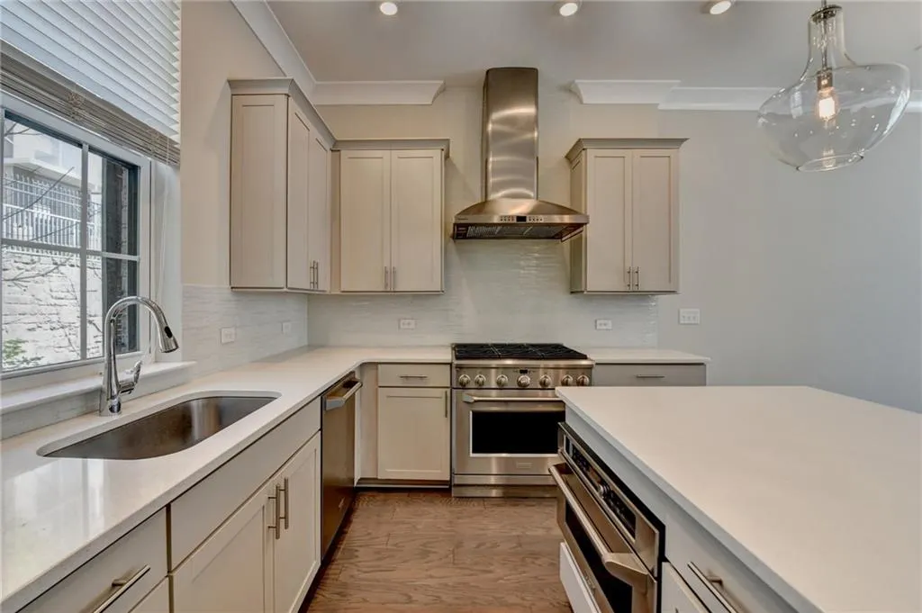 595 Broadview Place Ne, Atlanta, Georgia 30324, 3 Bedrooms Bedrooms, 0 ,3 BathroomsBathrooms,Residential,For Sale,595 Broadview Place Ne,7726764