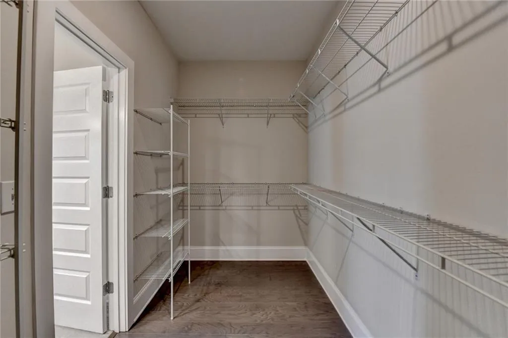 595 Broadview Place Ne, Atlanta, Georgia 30324, 3 Bedrooms Bedrooms, 0 ,3 BathroomsBathrooms,Residential,For Sale,595 Broadview Place Ne,7726764