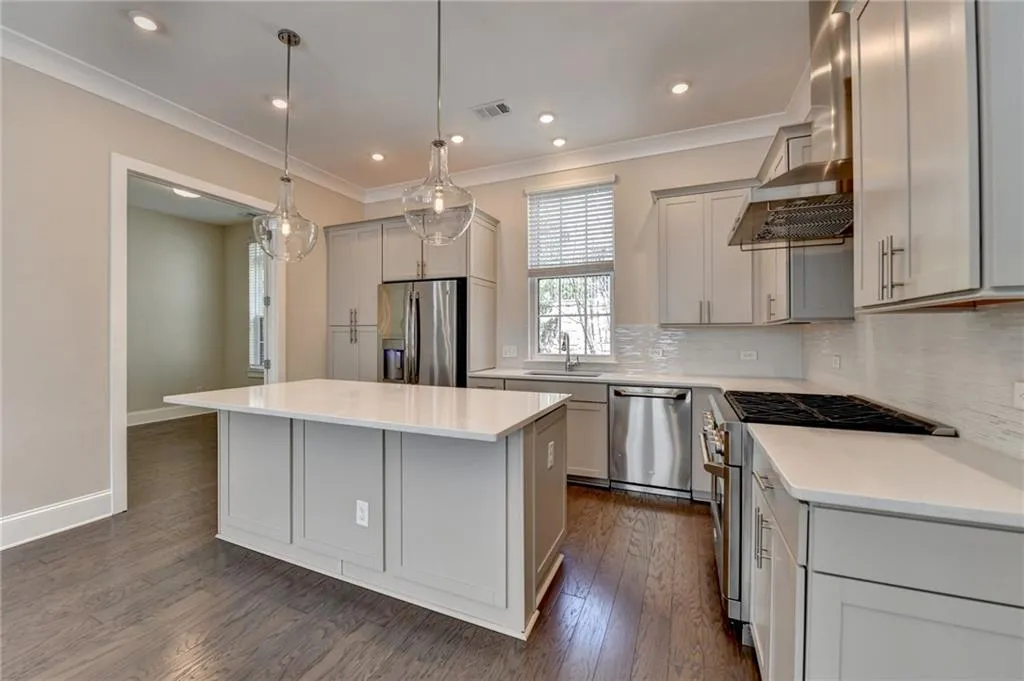 595 Broadview Place Ne, Atlanta, Georgia 30324, 3 Bedrooms Bedrooms, 0 ,3 BathroomsBathrooms,Residential,For Sale,595 Broadview Place Ne,7726764
