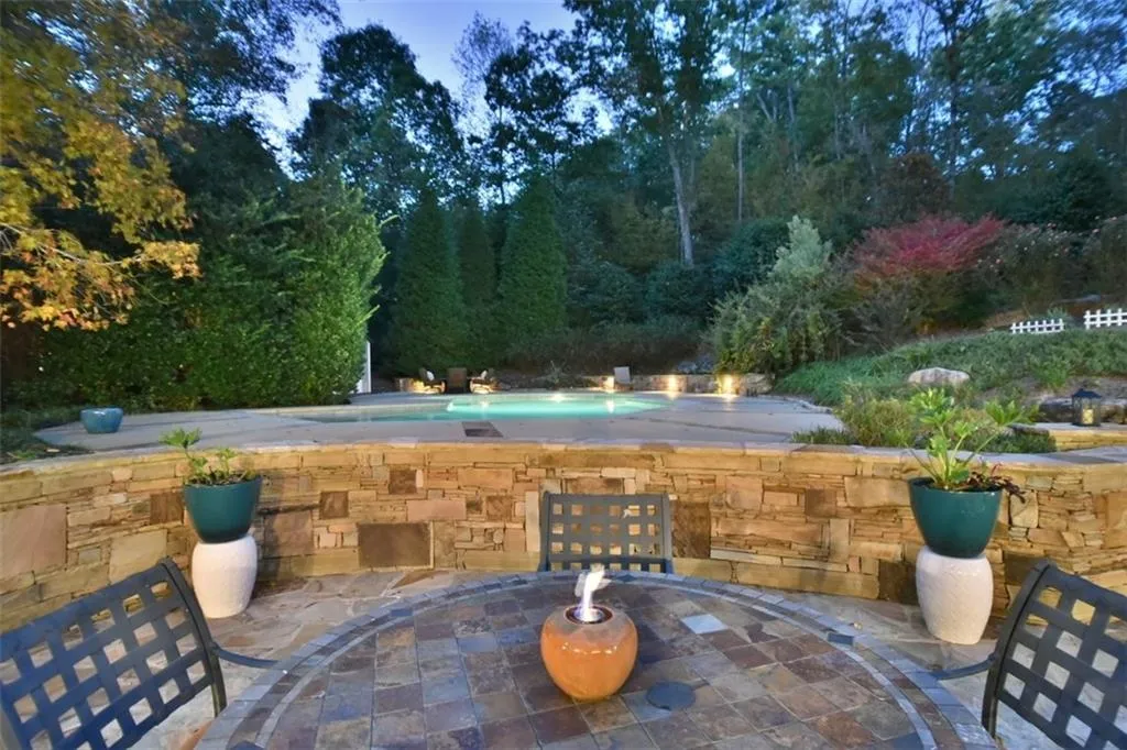 185 Churchill Drive, Sandy Springs, Georgia 30350, 4 Bedrooms Bedrooms, ,3 BathroomsBathrooms,Residential,Sold,185 Churchill Drive,5681133