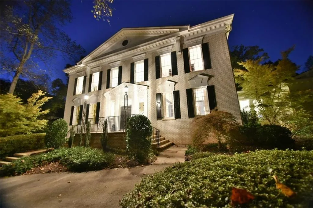 185 Churchill Drive, Sandy Springs, Georgia 30350, 4 Bedrooms Bedrooms, ,3 BathroomsBathrooms,Residential,Sold,185 Churchill Drive,5681133