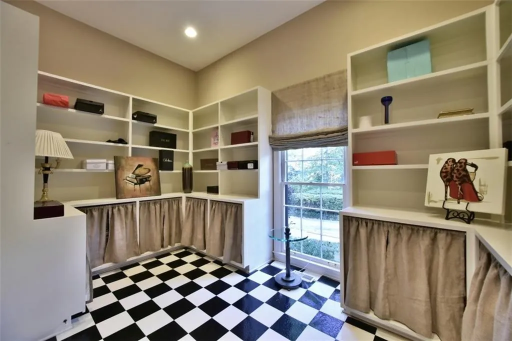 185 Churchill Drive, Sandy Springs, Georgia 30350, 4 Bedrooms Bedrooms, ,3 BathroomsBathrooms,Residential,Sold,185 Churchill Drive,5681133