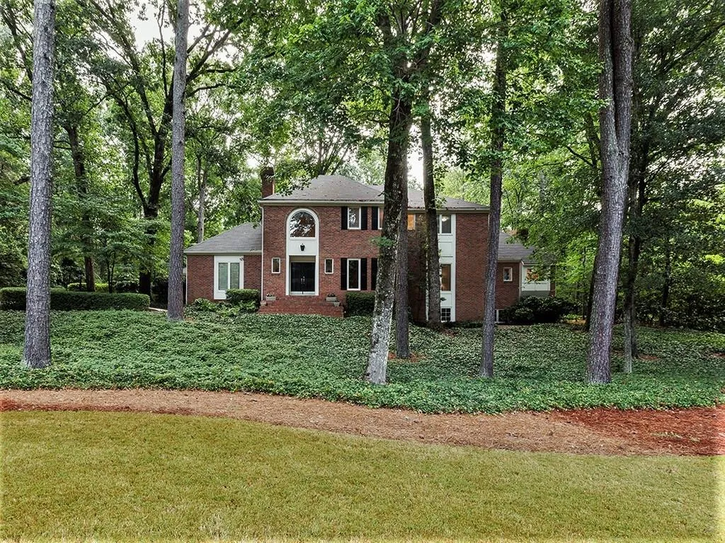 8135 Habersham Waters Road, Sandy Springs, Georgia 30350, 5 Bedrooms Bedrooms, ,4 BathroomsBathrooms,Residential,Sold,8135 Habersham Waters Road,6769628