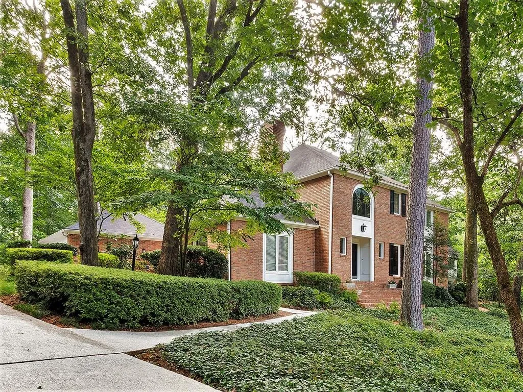 8135 Habersham Waters Road, Sandy Springs, Georgia 30350, 5 Bedrooms Bedrooms, ,4 BathroomsBathrooms,Residential,Sold,8135 Habersham Waters Road,6769628