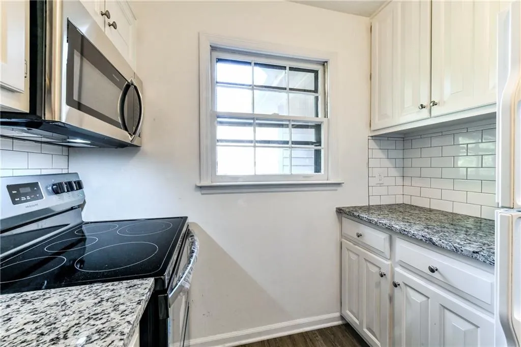 6700 Roswell Road Unit 24g, Atlanta, Georgia 30328, 2 Bedrooms Bedrooms, ,2 BathroomsBathrooms,Residential,Sold,6700 Roswell Road Unit 24g,6501666