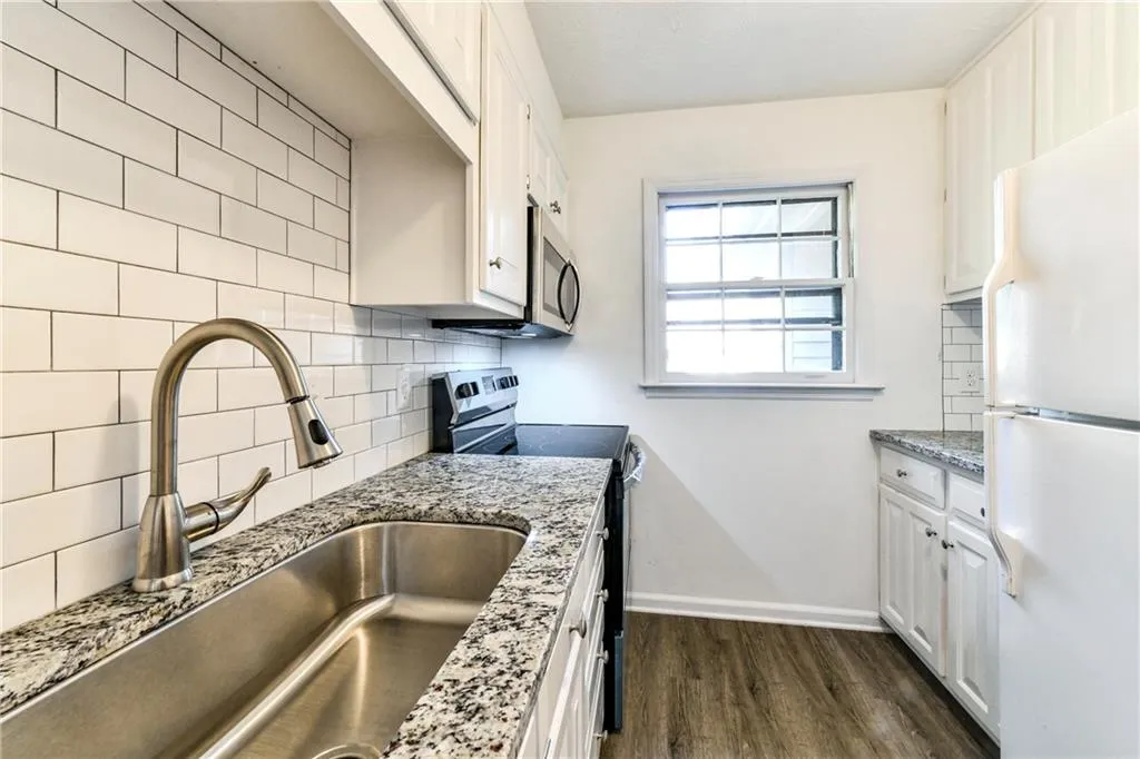 6700 Roswell Road Unit 24g, Atlanta, Georgia 30328, 2 Bedrooms Bedrooms, ,2 BathroomsBathrooms,Residential,Sold,6700 Roswell Road Unit 24g,6501666