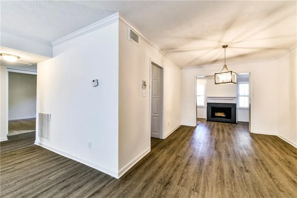 6700 Roswell Road Unit 24g, Atlanta, Georgia 30328, 2 Bedrooms Bedrooms, ,2 BathroomsBathrooms,Residential,Sold,6700 Roswell Road Unit 24g,6501666