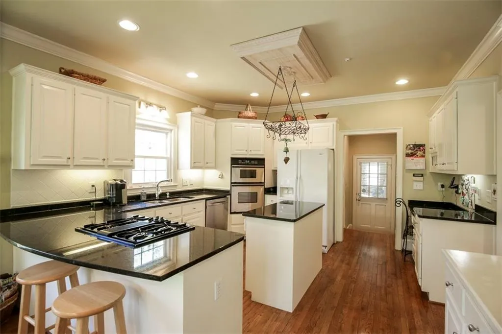 3920 Spalding Drive, Sandy Springs, Georgia 30350, 4 Bedrooms Bedrooms, ,4 BathroomsBathrooms,Residential,Sold,3920 Spalding Drive,5668257