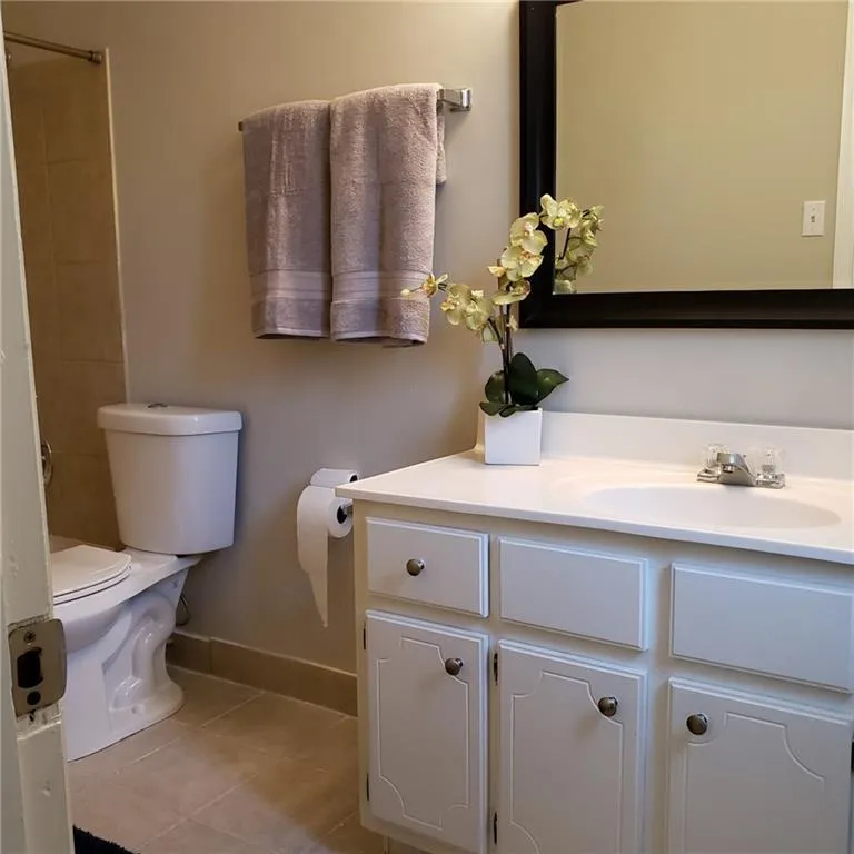 275 Winding River Drive Unit F, Sandy Springs, Georgia 30350, 2 Bedrooms Bedrooms, ,2 BathroomsBathrooms,Residential,Sold,275 Winding River Drive Unit F,6547730