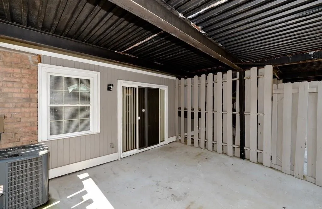 275 Winding River Drive Unit F, Sandy Springs, Georgia 30350, 2 Bedrooms Bedrooms, ,2 BathroomsBathrooms,Residential,Sold,275 Winding River Drive Unit F,6547730