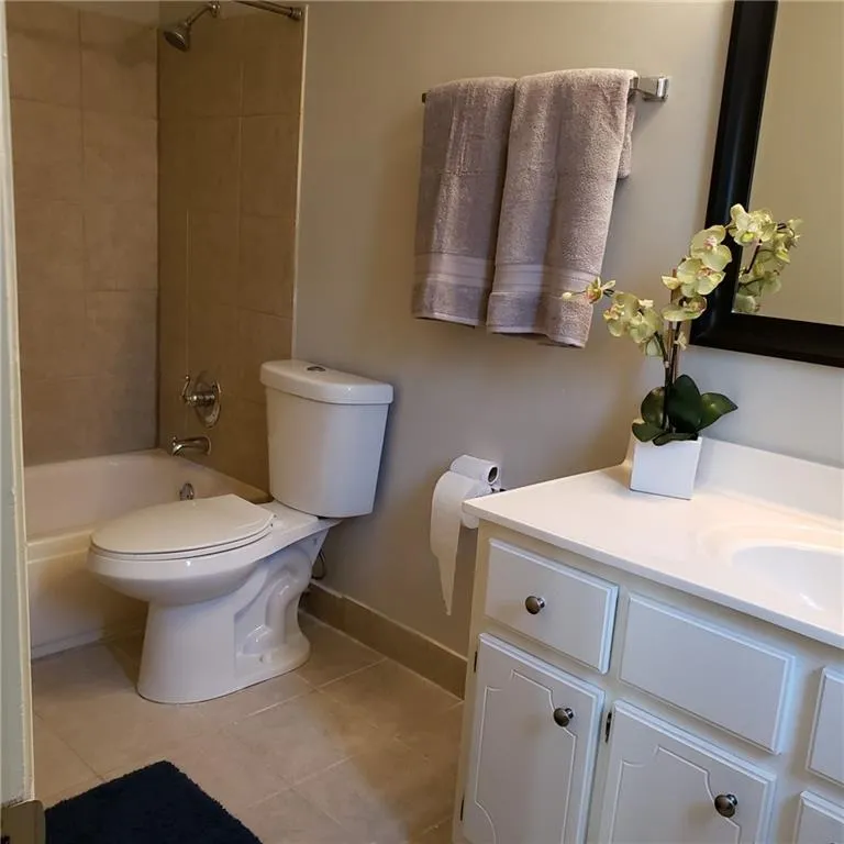 275 Winding River Drive Unit F, Sandy Springs, Georgia 30350, 2 Bedrooms Bedrooms, ,2 BathroomsBathrooms,Residential,Sold,275 Winding River Drive Unit F,6547730