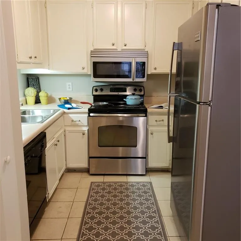 275 Winding River Drive Unit F, Sandy Springs, Georgia 30350, 2 Bedrooms Bedrooms, ,2 BathroomsBathrooms,Residential,Sold,275 Winding River Drive Unit F,6547730