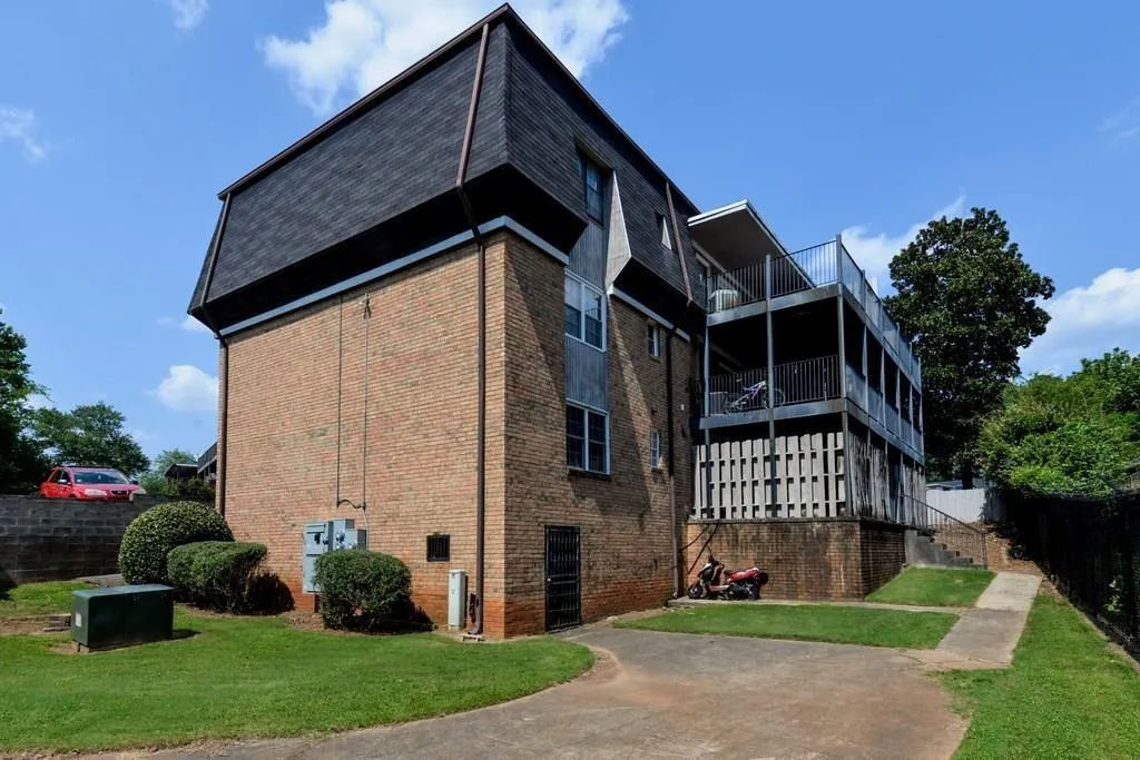 275 Winding River Drive Unit F, Sandy Springs, Georgia 30350, 2 Bedrooms Bedrooms, ,2 BathroomsBathrooms,Residential,Sold,275 Winding River Drive Unit F,6547730