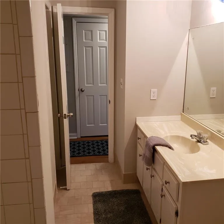 275 Winding River Drive Unit F, Sandy Springs, Georgia 30350, 2 Bedrooms Bedrooms, ,2 BathroomsBathrooms,Residential,Sold,275 Winding River Drive Unit F,6547730