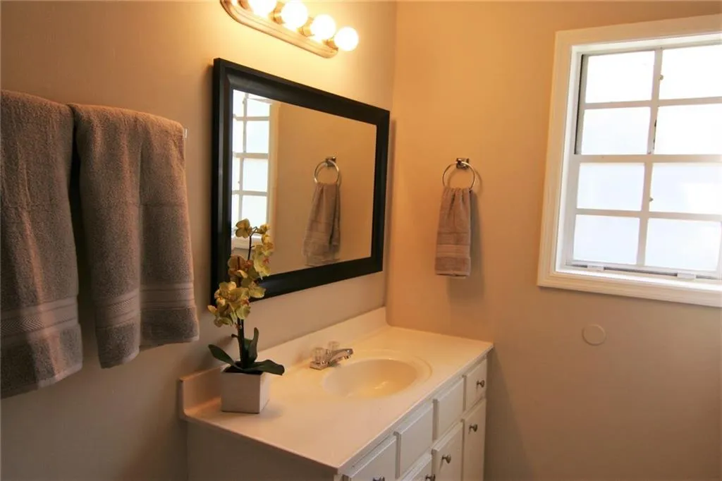 275 Winding River Drive Unit F, Sandy Springs, Georgia 30350, 2 Bedrooms Bedrooms, ,2 BathroomsBathrooms,Residential,Sold,275 Winding River Drive Unit F,6547730