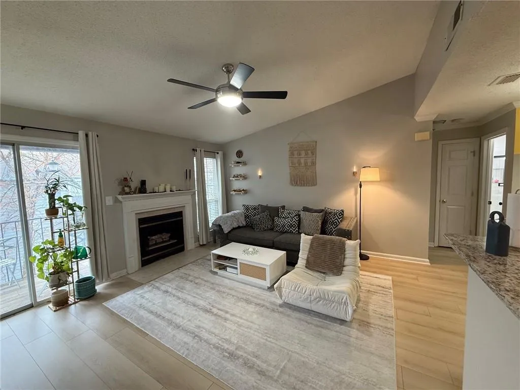 324 Granville Court, Atlanta, Georgia 30328, 2 Bedrooms Bedrooms, ,2 BathroomsBathrooms,Residential,For Sale,324 Granville Court,7731234