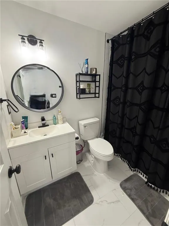 Beautifully updated Bathroom