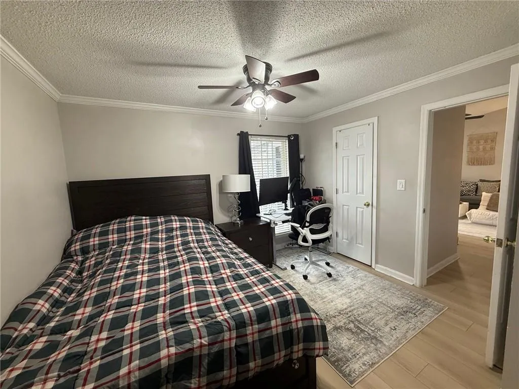 Bedroom with its own en-suite bathroom